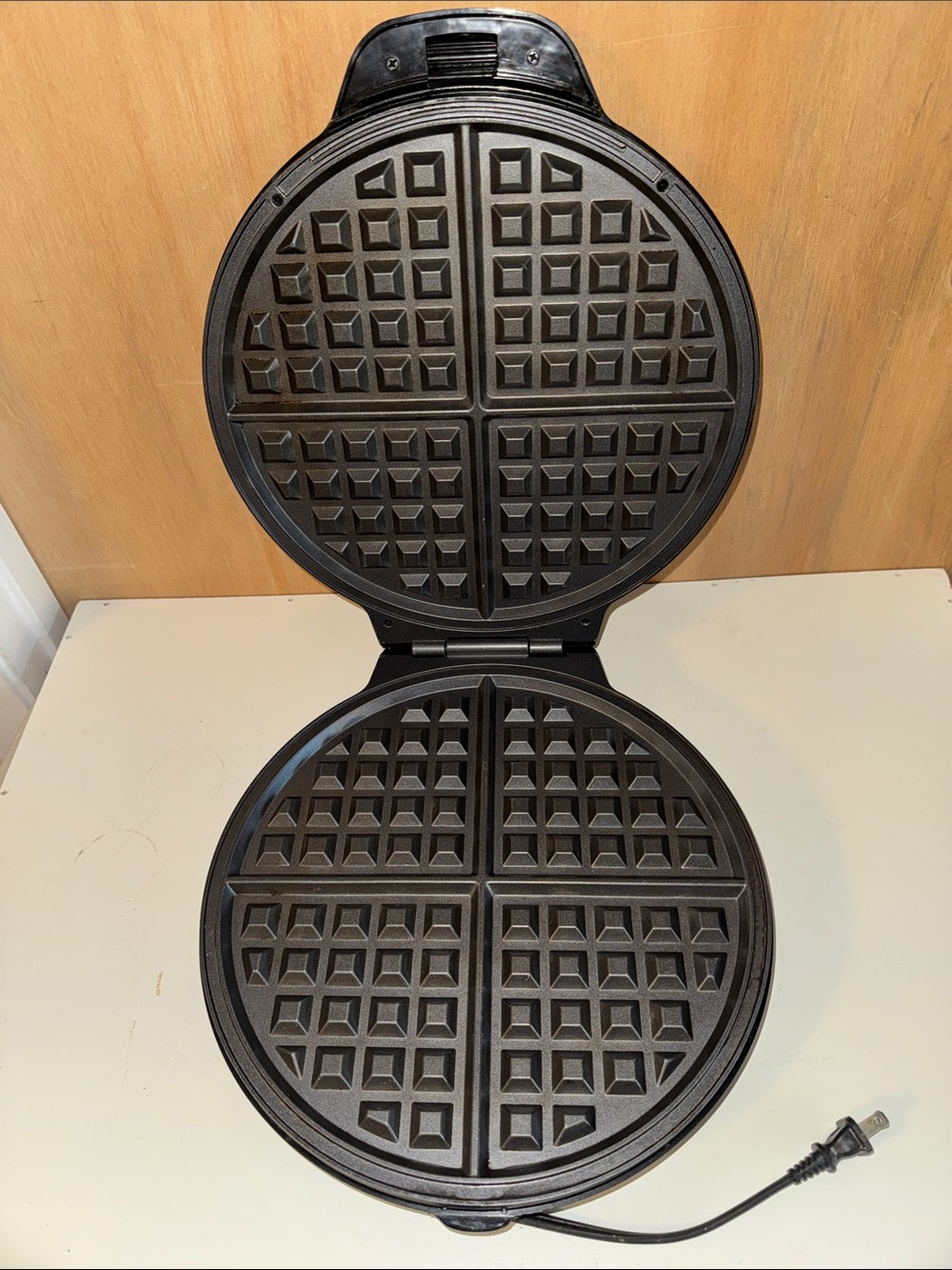 Rival Giant 12” Waffle Maker Model 201204 Electric Non-Stick No-Flip